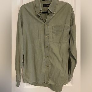 Men’s button up - L